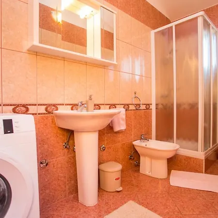 Lorena Apartmán *