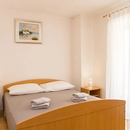 Lorena Apartment *