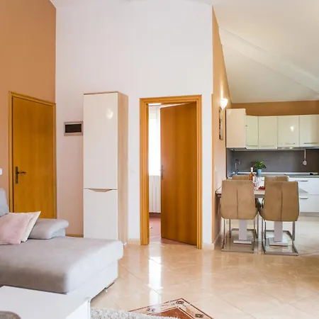 Lorena Apartment Porec