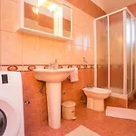 Lorena Apartment *