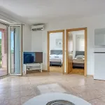 Lorena Apartment *