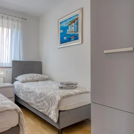 Lorena Apartment